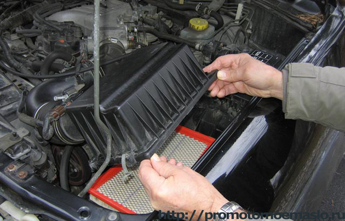 air filter change changing your cars airfilter air filter replacement car care 00