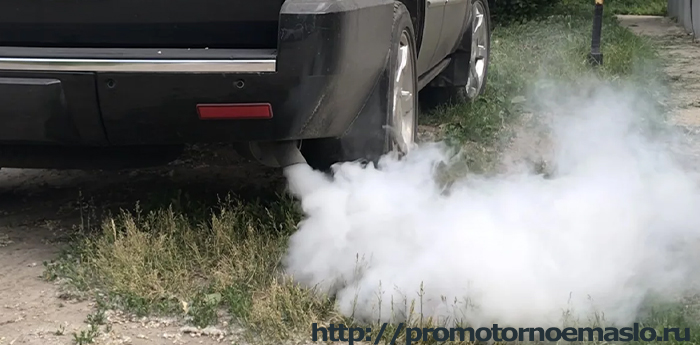 дым из двигателя авто